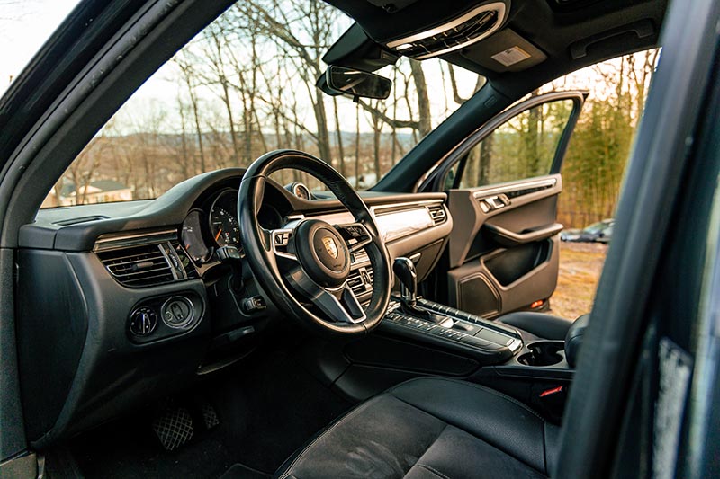2016 Black Porsche Macan S - Embrace Luxe & Comfort!